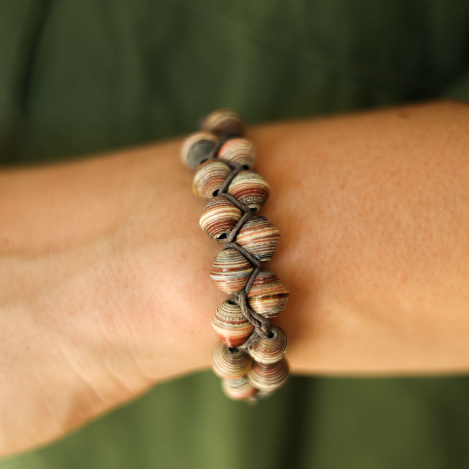 Zigzag Paper Bead Bracelet